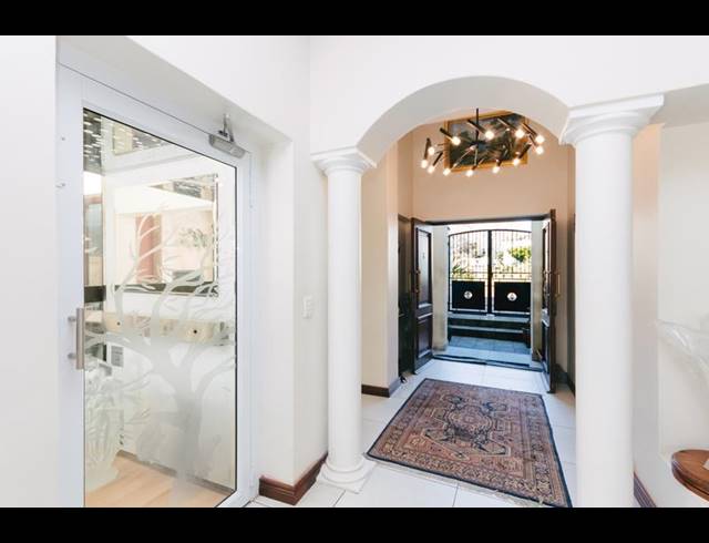 4 BEDROOM HOUSE FOR SALE IN LONEHILL